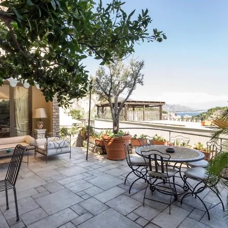 Eleonora Isola Bella Sea View Small Pool + Jacuzzi Villa Taormina