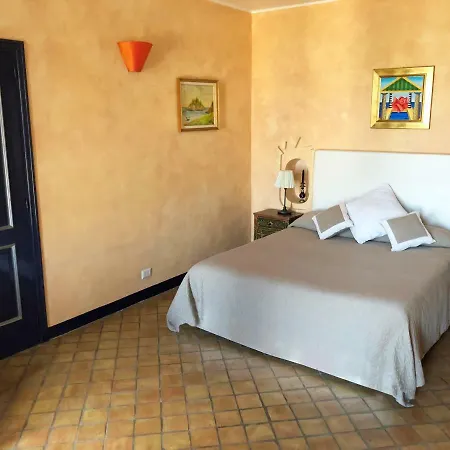 Eleonora Isola Bella Sea View Small Pool + Jacuzzi